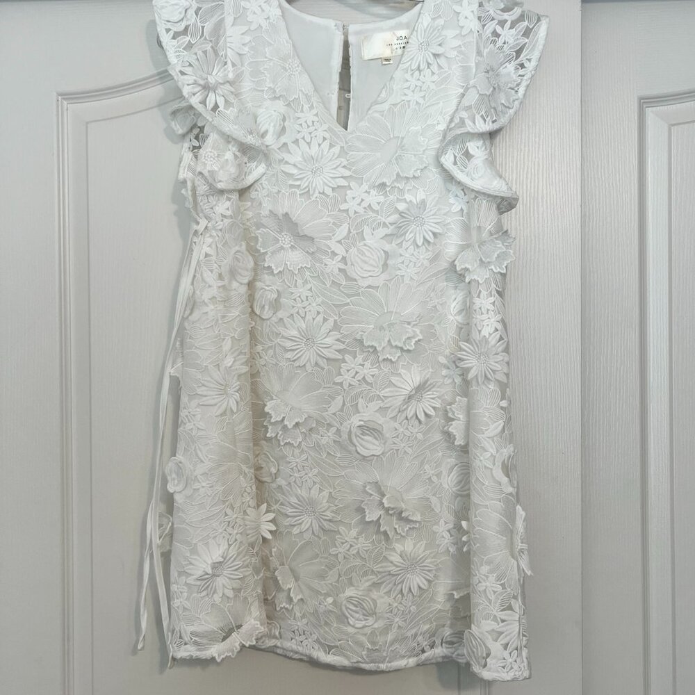 J.O.A. Women's White 3D Flower Dress - Short Sleeve - Size Medium - Never Worn!